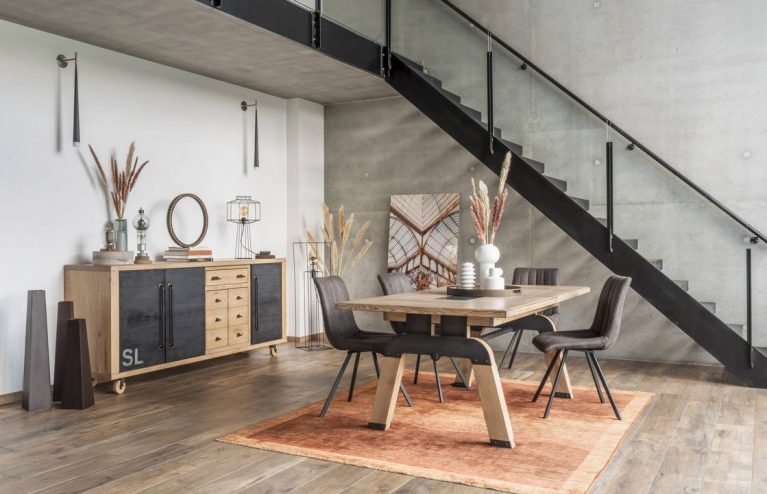 EXPEDIT (4) EXPEDIT (4)